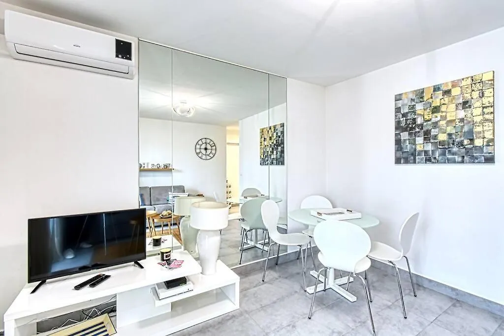 13 Legof - Superbe 2 Pieces Avec Balcon Au Coeur De Cannes ! Apartament